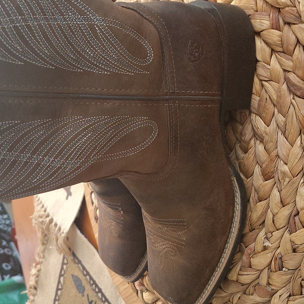 Ariat Western Cowboy Boots - Picture 3 of 5